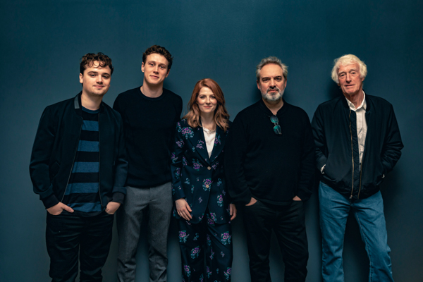 Dean-Charles Chapman, George MacKay, Krysty Wilson-Cairns, Sam Mendes and Roger Deakins.